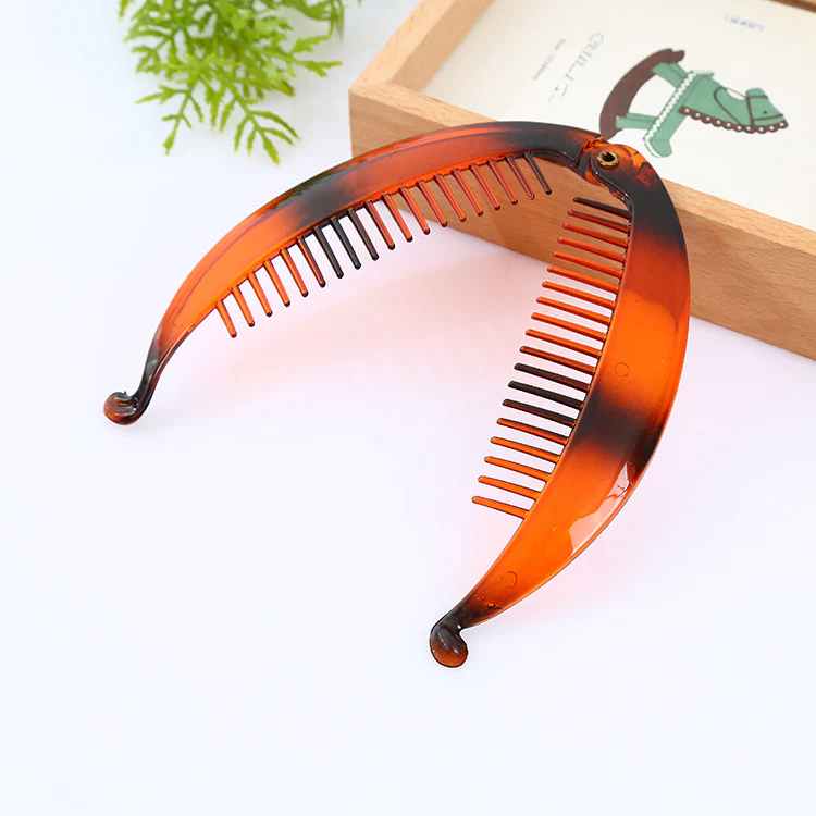 Classic Banana Hair Clip - Image 2