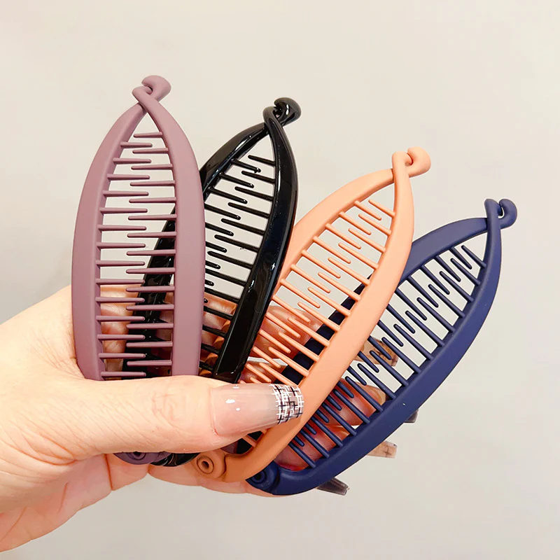 Classic Banana Hair Clip - Image 3