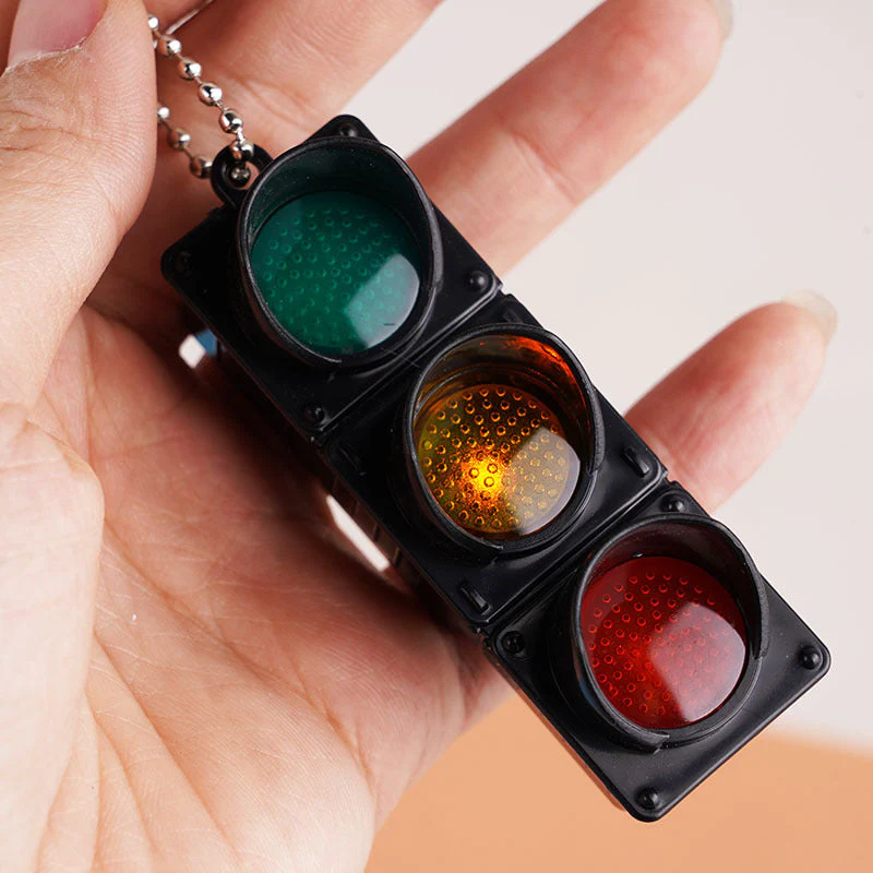 Mini Electronic Traffic Light Keychain - Image 3