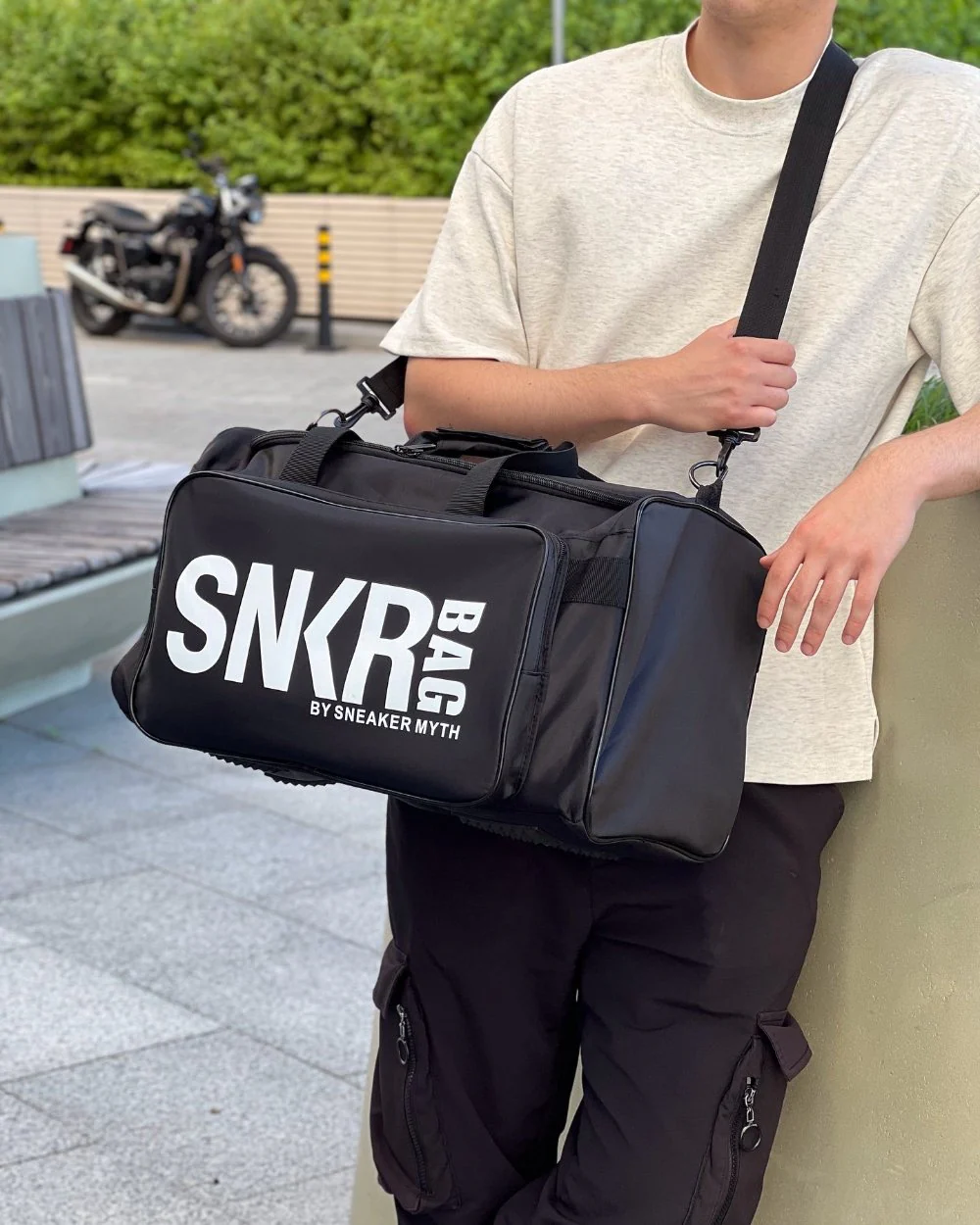 Multifunctional Sports Handbag - Image 3