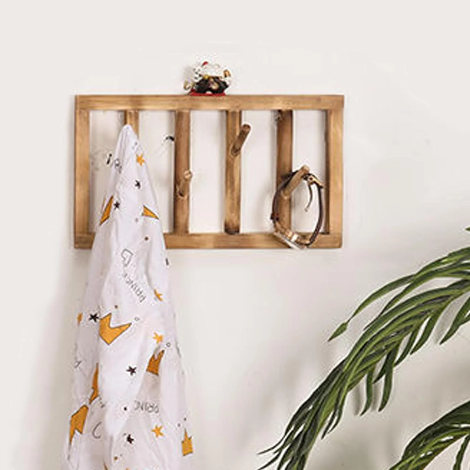Wooden clothes hook - Image 4